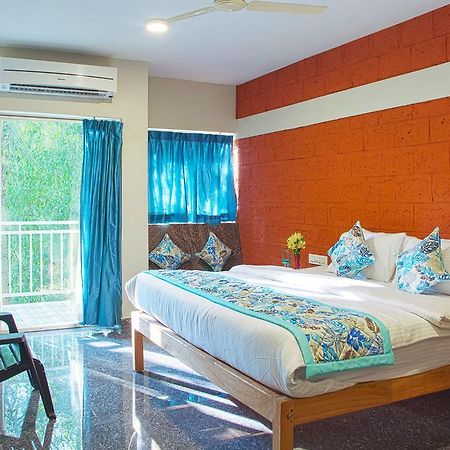 Blue Ocean Sands - On The Beach Kumta Ngoại thất bức ảnh