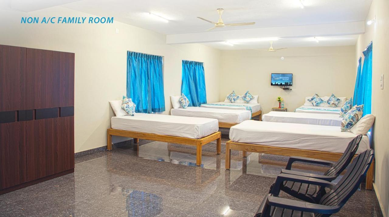 Blue Ocean Sands - On The Beach Kumta Ngoại thất bức ảnh